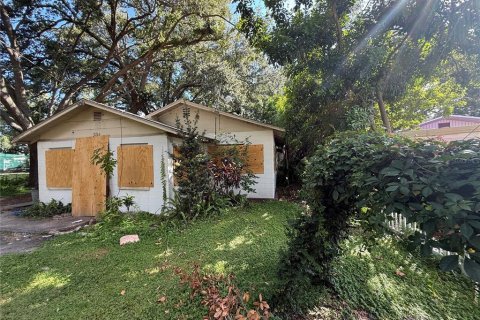 House in Winter Haven, Florida 3 bedrooms, 136.57 sq.m. № 1885427 - photo 1