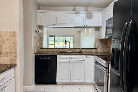 Touwnhouse à louer à Margate, Floride: 3 chambres, 144.37 m2 № 2413142 - photo 3
