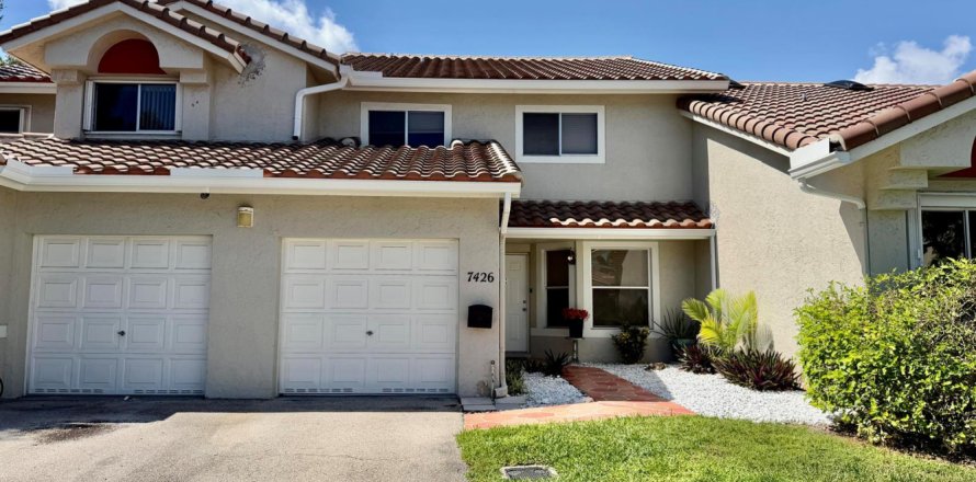 Touwnhouse à Margate, Floride 3 chambres, 144.37 m2 № 2413142