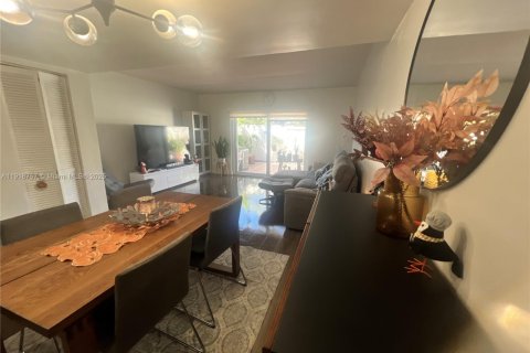 Снять в аренду кондоминиум в Майами, Флорида 2 спальни, 105.91м2, № 1976307 - фото 11