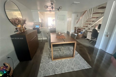 Снять в аренду кондоминиум в Майами, Флорида 2 спальни, 105.91м2, № 1976307 - фото 1