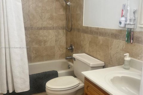 Снять в аренду кондоминиум в Майами, Флорида 2 спальни, 105.91м2, № 1976307 - фото 10