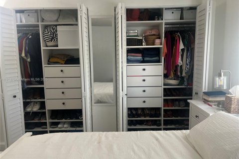 Снять в аренду кондоминиум в Майами, Флорида 2 спальни, 105.91м2, № 1976307 - фото 9