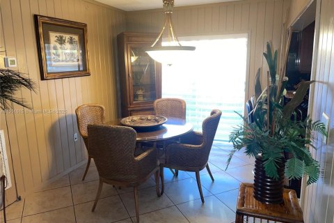 House in Hollywood, Florida 3 bedrooms, 166.2 sq.m. № 1953704 - photo 6