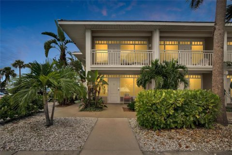 Condo in Ruskin, Florida, 1 bedroom  № 2388091