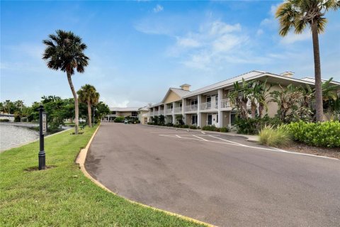 Condo in Ruskin, Florida, 1 bedroom  № 2388091 - photo 30