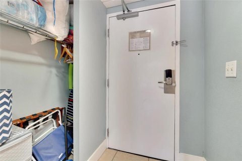 Condo in Ruskin, Florida, 1 bedroom  № 2388091 - photo 21