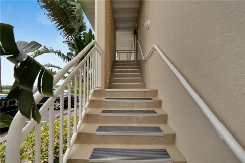 Condo in Ruskin, Florida, 1 bedroom  № 2388091 - photo 27