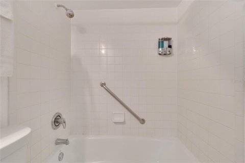Condo in Ruskin, Florida, 1 bedroom  № 2388091 - photo 19