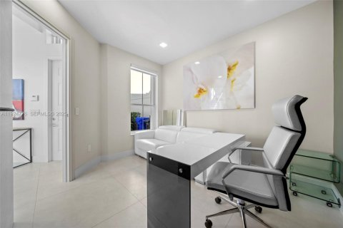 Villa ou maison à louer à Hollywood, Floride: 4 chambres, 225.1 m2 № 1983020 - photo 10