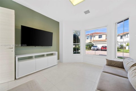 Villa ou maison à louer à Hollywood, Floride: 4 chambres, 225.1 m2 № 1983020 - photo 7