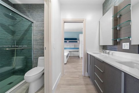 Villa ou maison à louer à Hollywood, Floride: 4 chambres, 225.1 m2 № 1983020 - photo 18