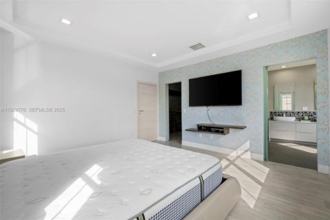 Villa ou maison à louer à Hollywood, Floride: 4 chambres, 225.1 m2 № 1983020 - photo 25