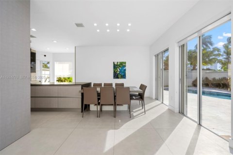 Villa ou maison à louer à Hollywood, Floride: 4 chambres, 225.1 m2 № 1983020 - photo 11