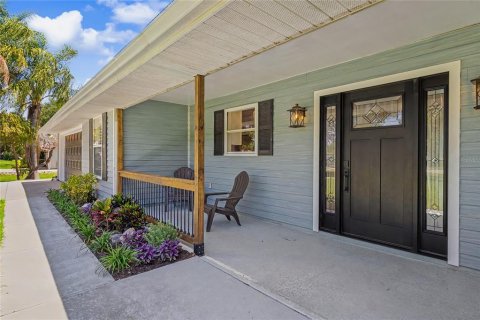 House in Bradenton, Florida 3 bedrooms, 147.53 sq.m. № 2211051 - photo 5