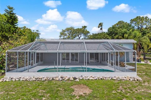 House in Bradenton, Florida 3 bedrooms, 147.53 sq.m. № 2211051 - photo 28
