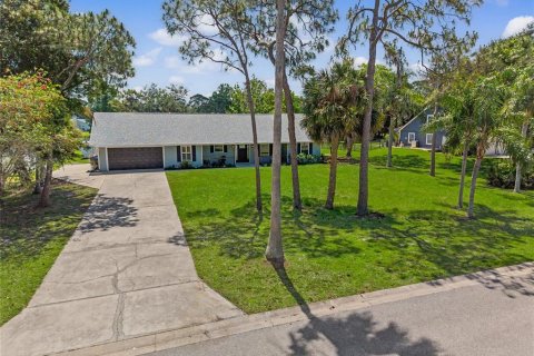 House in Bradenton, Florida 3 bedrooms, 147.53 sq.m. № 2211051