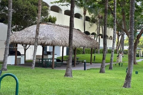 Condominio en alquiler en Aventura, Florida, 2 dormitorios, 109.16 m2 № 1980519 - foto 10