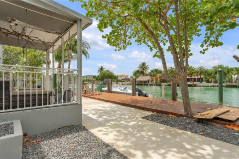 Propiedad comercial en venta en Miami Beach, Florida, 857.86 m2 № 1886606 - foto 6