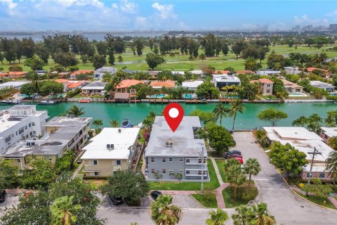 Propiedad comercial en venta en Miami Beach, Florida, 857.86 m2 № 1886606 - foto 2