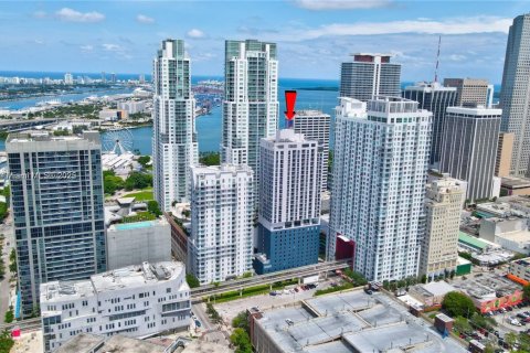 Condo in Miami, Florida, 2 bedrooms  № 1951835 - photo 16