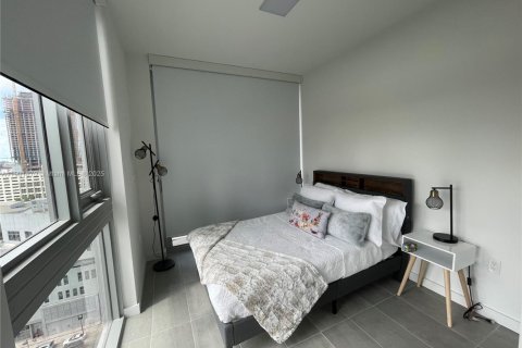 Condo in Miami, Florida, 2 bedrooms  № 1951835 - photo 9