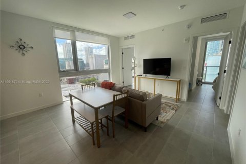 Condo in Miami, Florida, 2 bedrooms  № 1951835 - photo 4