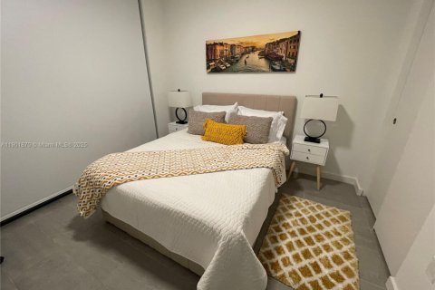 Condo in Miami, Florida, 2 bedrooms  № 1951835 - photo 10