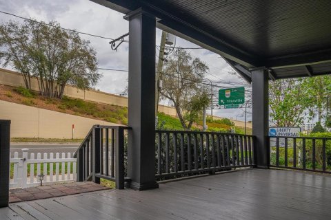 Propiedad comercial en venta en Orlando, Florida, 3 dormitorios, 122.63 m2 № 2103840 - foto 2
