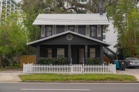 Commercial property in Orlando, Florida 3 bedrooms, 122.63 sq.m. № 2103840