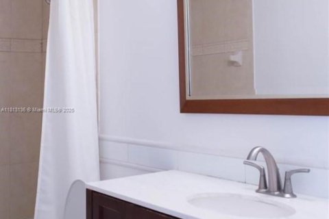 Copropriété à vendre à Miami, Floride: 2 chambres, 95.69 m2 № 1760778 - photo 11