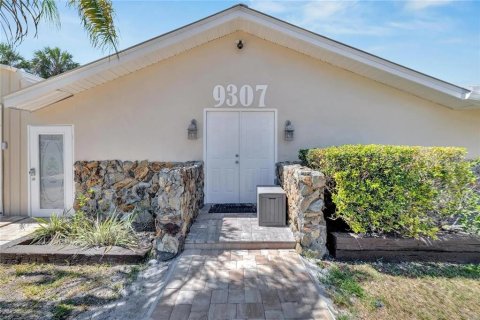 House in Riverview, Florida 3 bedrooms, 278.8 sq.m. № 2202928 - photo 21