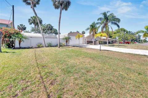 House in Riverview, Florida 3 bedrooms, 278.8 sq.m. № 2202928 - photo 20