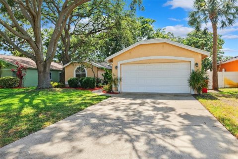 House in Largo, Florida 4 bedrooms, 214.05 sq.m. № 1759265 - photo 28