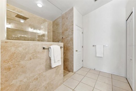 House in Largo, Florida 4 bedrooms, 214.05 sq.m. № 1759265 - photo 15