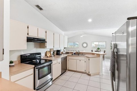 House in Largo, Florida 4 bedrooms, 214.05 sq.m. № 1759265 - photo 9