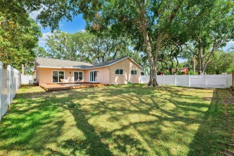 House in Largo, Florida 4 bedrooms, 214.05 sq.m. № 1759265 - photo 3