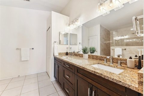 House in Largo, Florida 4 bedrooms, 214.05 sq.m. № 1759265 - photo 14