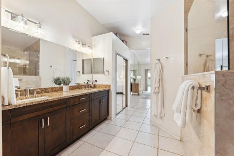 House in Largo, Florida 4 bedrooms, 214.05 sq.m. № 1759265 - photo 7