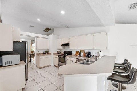 House in Largo, Florida 4 bedrooms, 214.05 sq.m. № 1759265 - photo 10