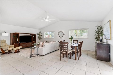 House in Largo, Florida 4 bedrooms, 214.05 sq.m. № 1759265 - photo 8