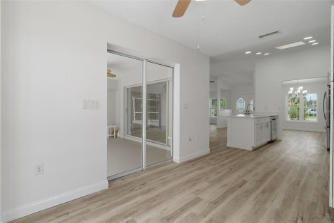 House in Spring Hill, Florida 3 bedrooms, 170.29 sq.m. № 2412571 - photo 9