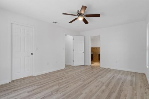 House in Spring Hill, Florida 3 bedrooms, 170.29 sq.m. № 2412571 - photo 19