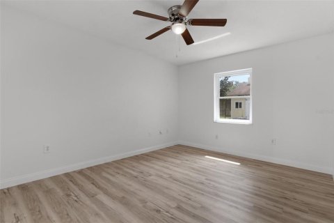 House in Spring Hill, Florida 3 bedrooms, 170.29 sq.m. № 2412571 - photo 12