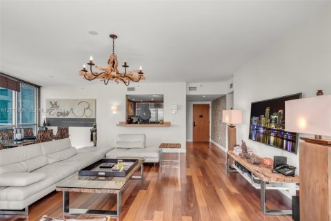 Condo in Miami Beach, Florida, 2 bedrooms № 2435708 - photo 19