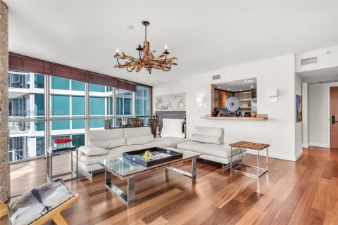 Condo in Miami Beach, Florida, 2 bedrooms № 2435708 - photo 15