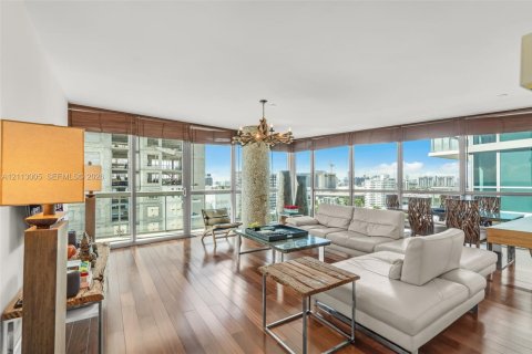 Condo in Miami Beach, Florida, 2 bedrooms № 2435708 - photo 14