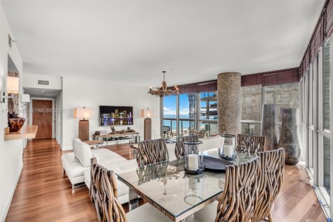 Condo in Miami Beach, Florida, 2 bedrooms № 2435708 - photo 16