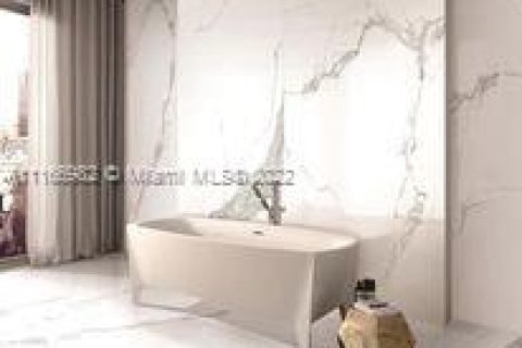 Купить коммерческую недвижимость в Майами, Флорида № 1985157 - фото 4