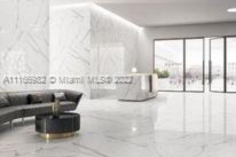 Купить коммерческую недвижимость в Майами, Флорида № 1985157 - фото 2